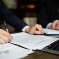 Serviço de contratos